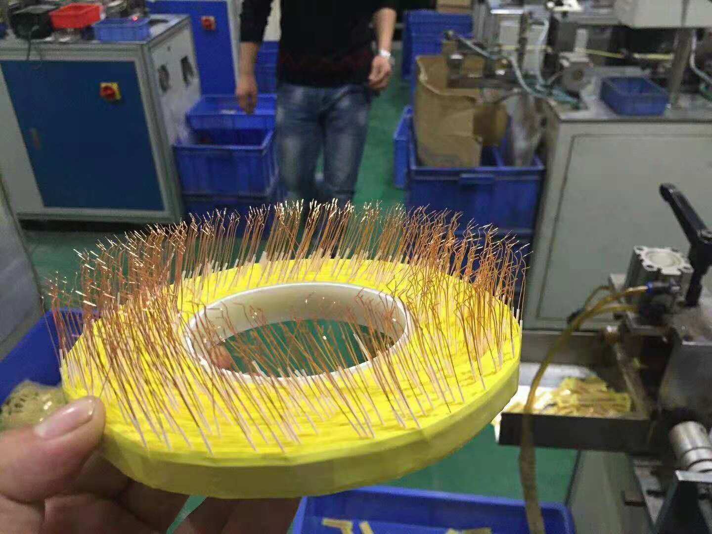 代理銅箔背膠、銅箔焊引線、銅箔穿套管、銅箔貼焊點、銅箔焊線、銅箔裁切等代加工工序